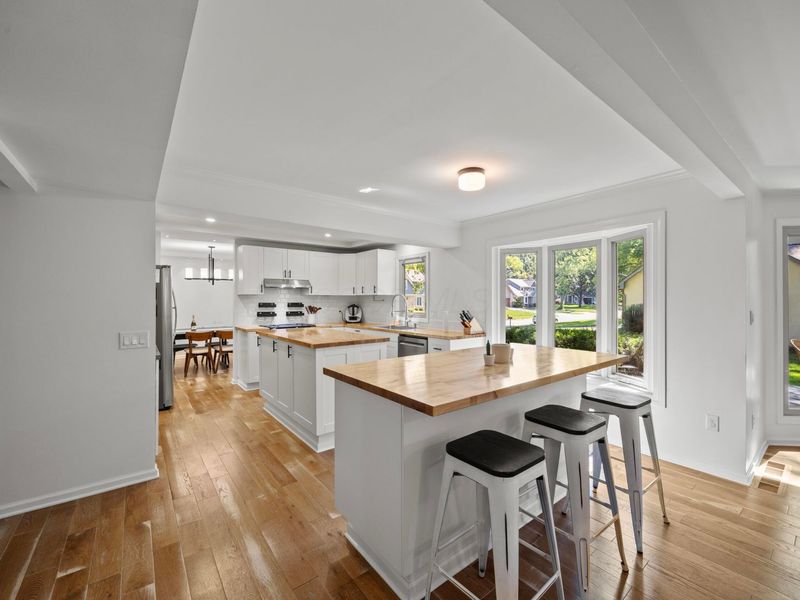 990 Venetian Way, Columbus, OH 43230 Photo 17