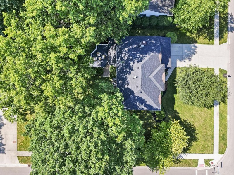 990 Venetian Way, Columbus, OH 43230 Photo 47