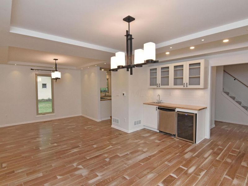 990 Venetian Way, Columbus, OH 43230 Photo 8