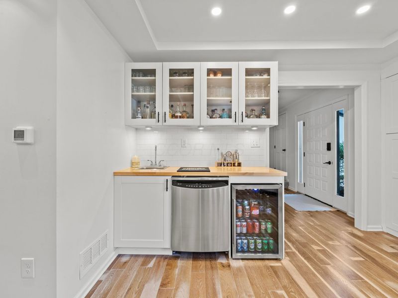 990 Venetian Way, Columbus, OH 43230 Photo 9