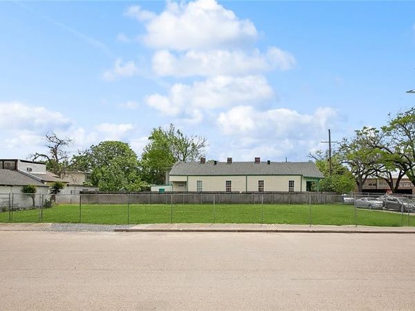 8539 GREEN Street, New Orleans, LA 70118