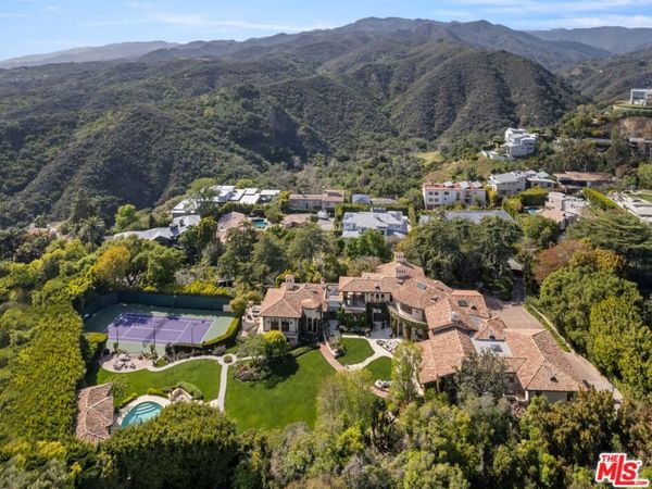 1550 Amalfi Drive, Pacific Palisades, CA 90272