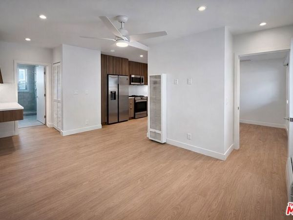 1433 Euclid Street, Unit 9, Santa Monica, CA 90404