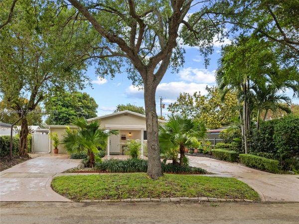 6665 NW 39th St , Virginia Gardens, FL 33166