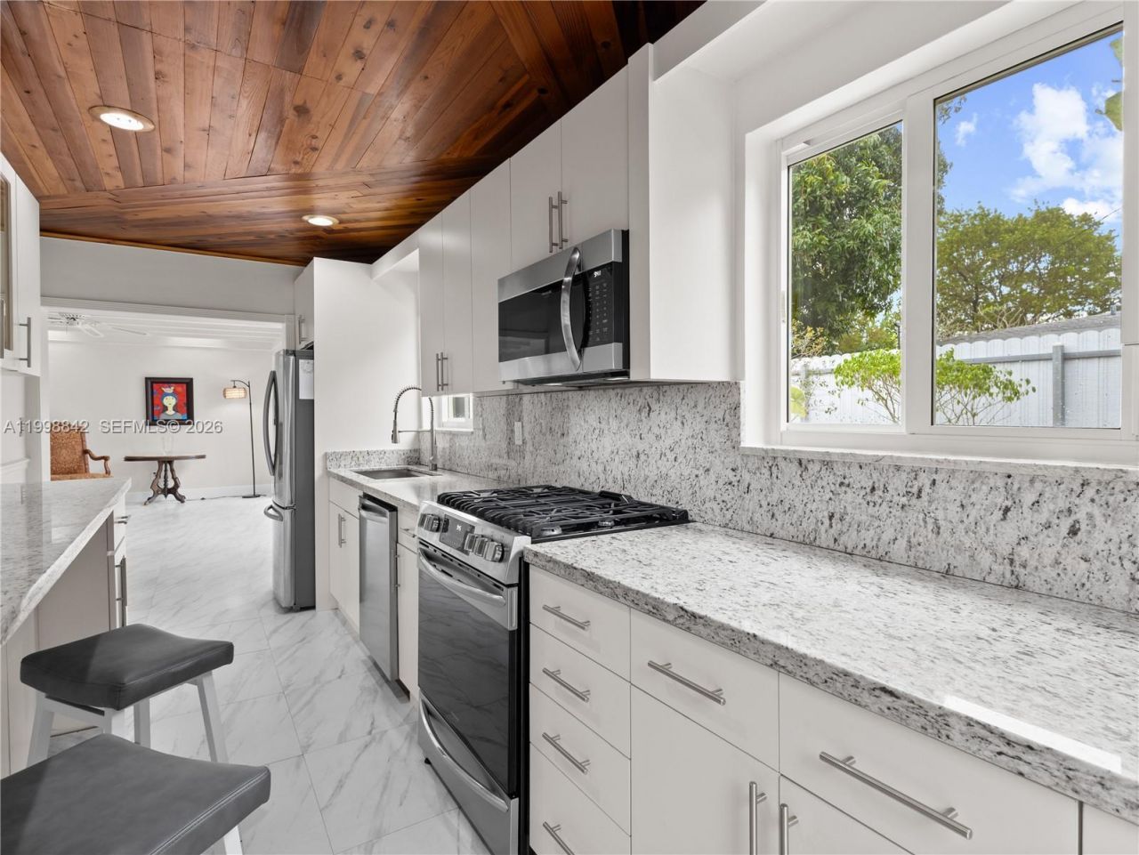 6665 NW 39th St , Virginia Gardens, FL 33166 Photo