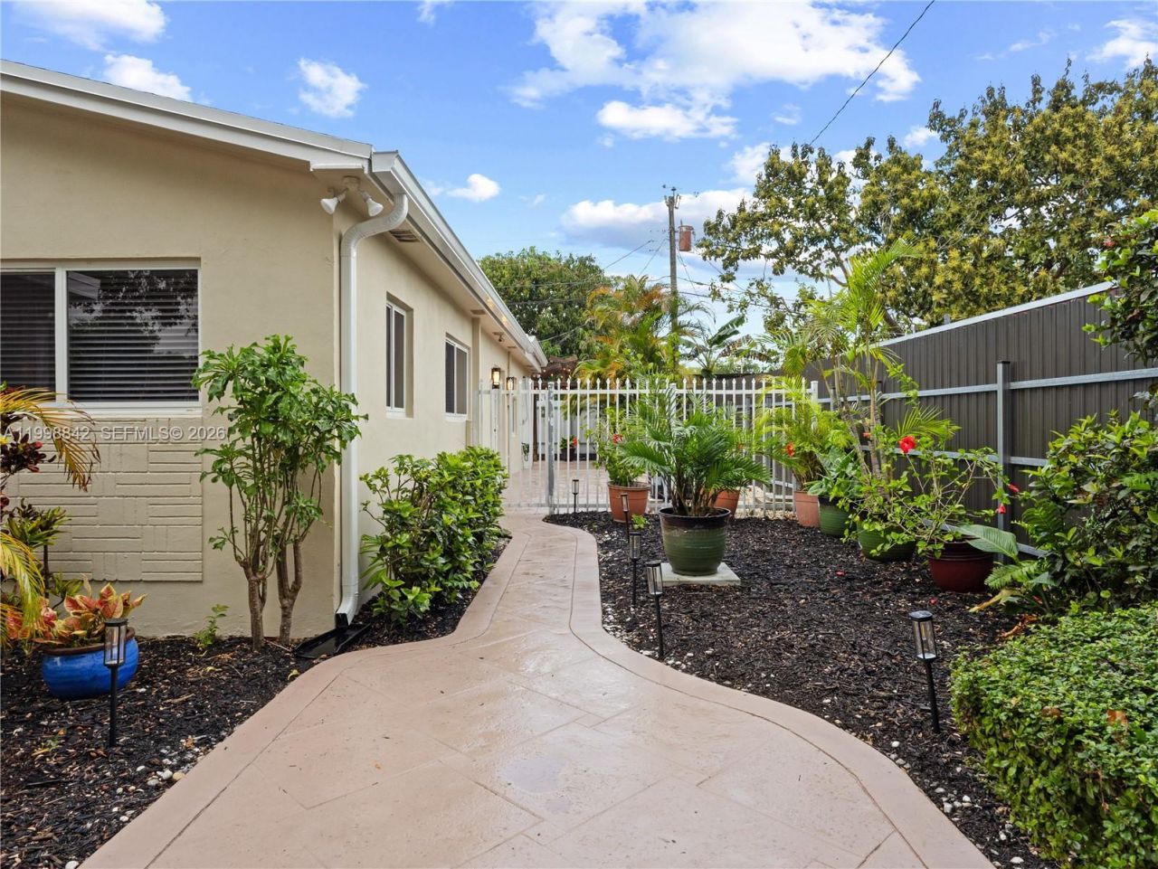 6665 NW 39th St , Virginia Gardens, FL 33166 Photo