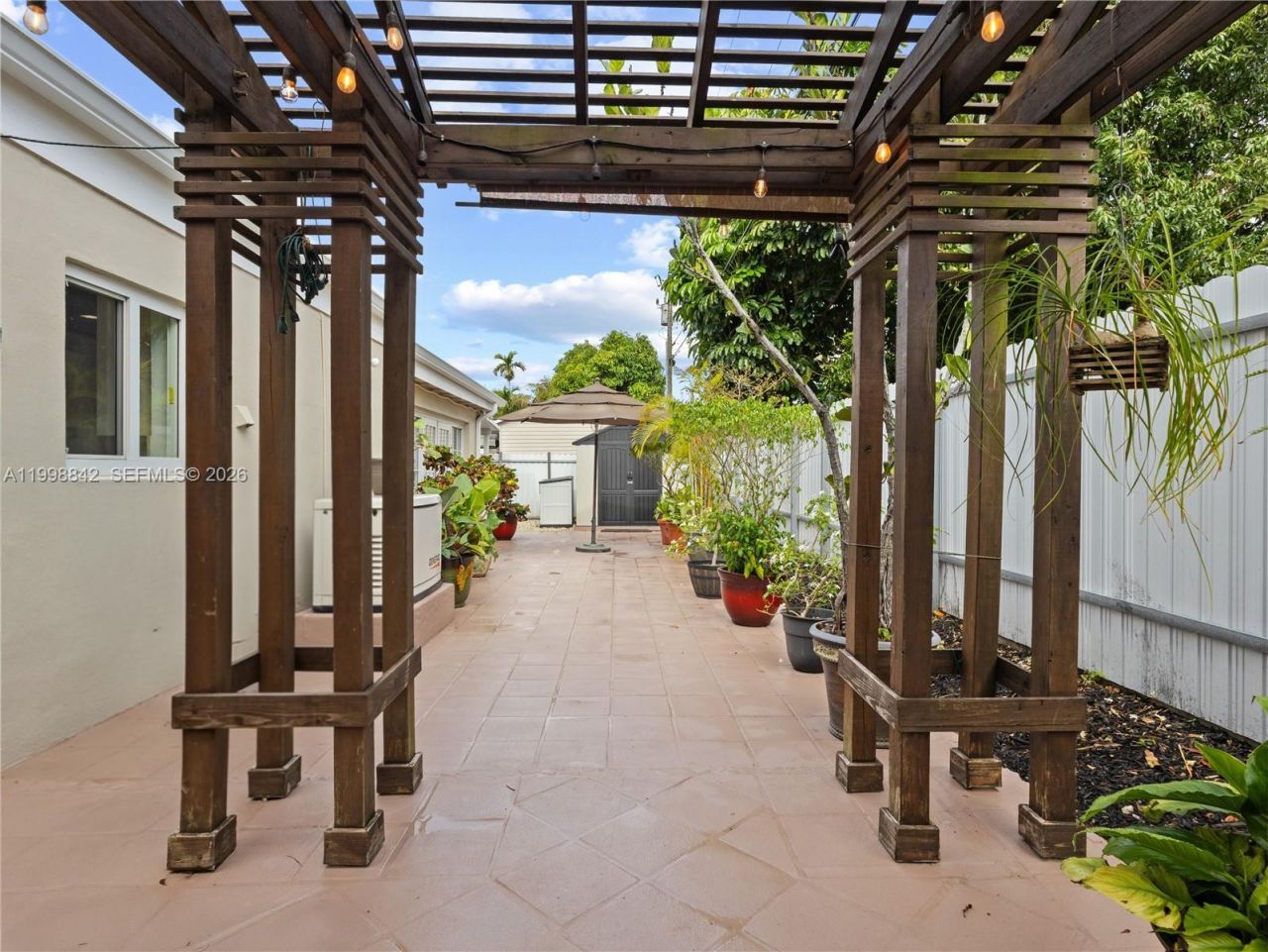 6665 NW 39th St , Virginia Gardens, FL 33166 Photo