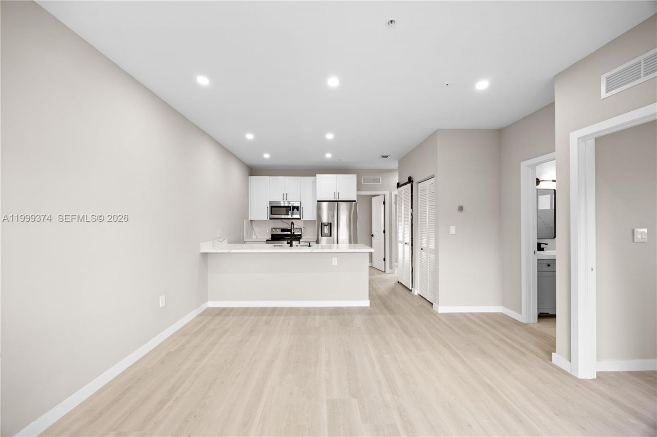 630 NE 166th St, Unit 3, Miami, FL 33162 Photo