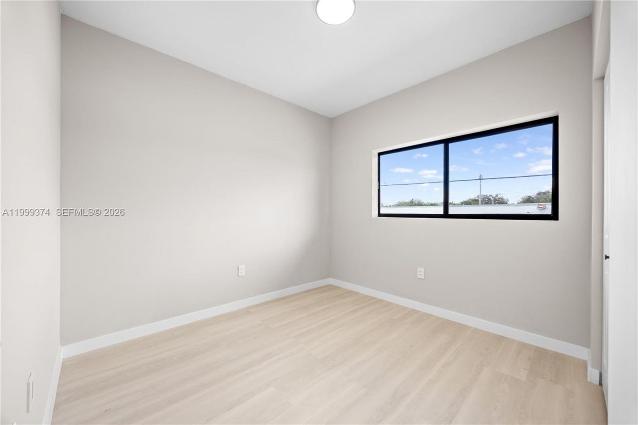 630 NE 166th St, Unit 3, Miami, FL 33162 Photo