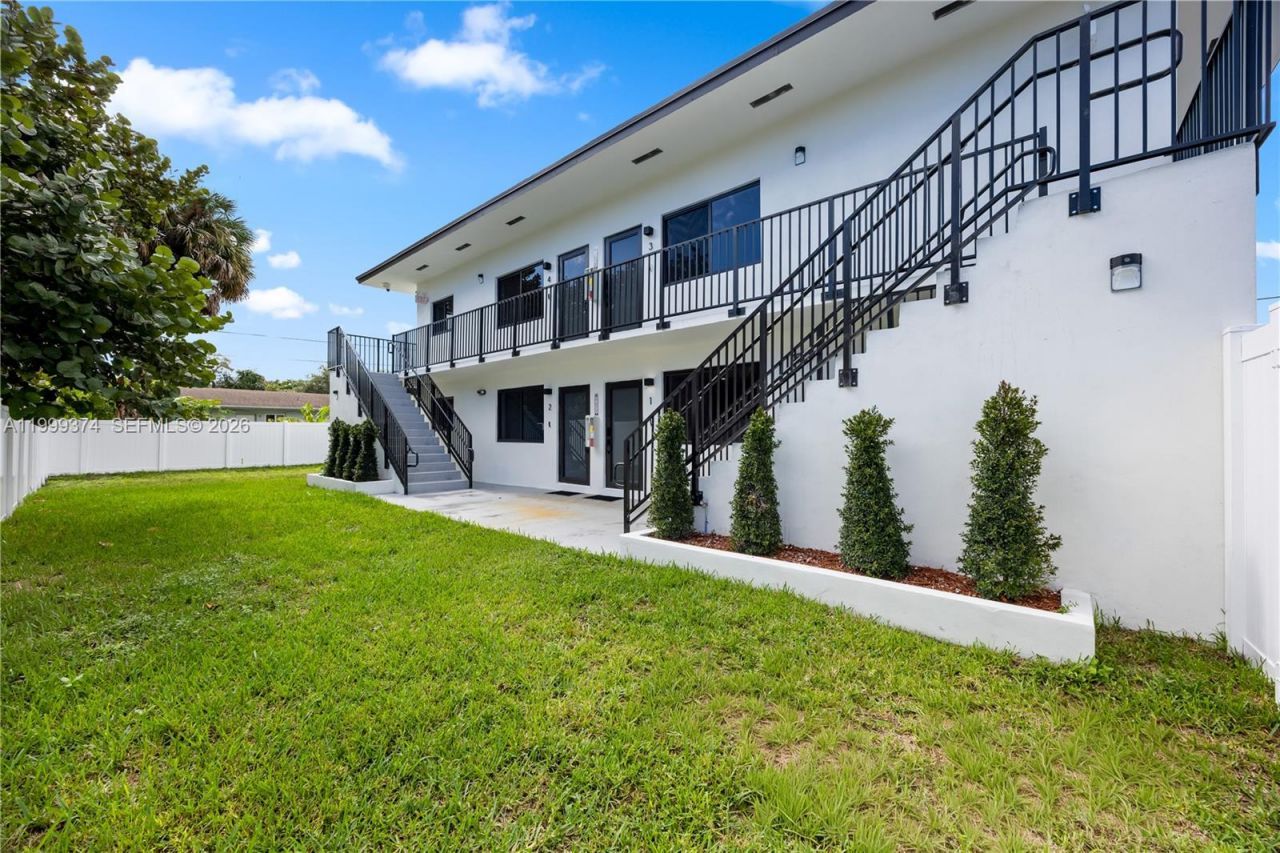 630 NE 166th St, Unit 3, Miami, FL 33162 Photo