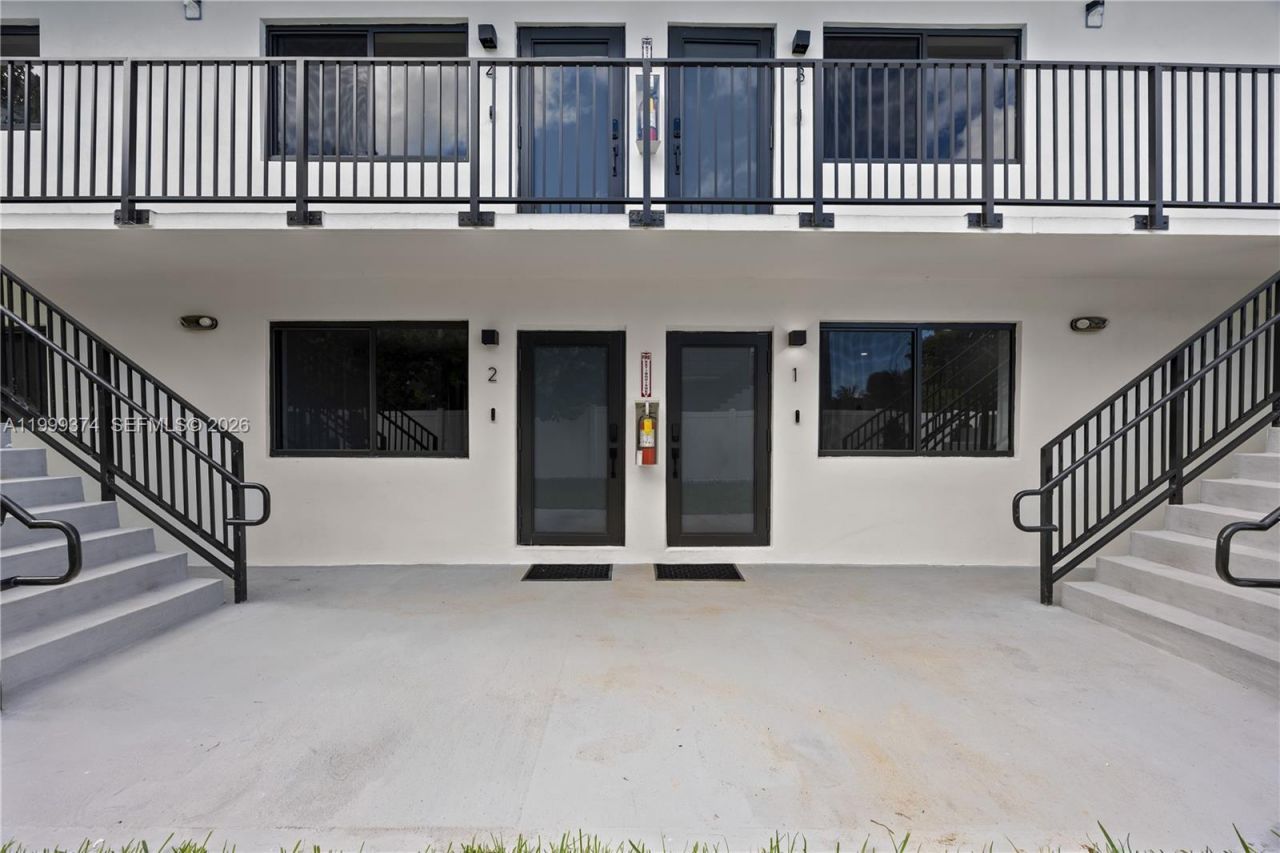 630 NE 166th St, Unit 3, Miami, FL 33162 Photo
