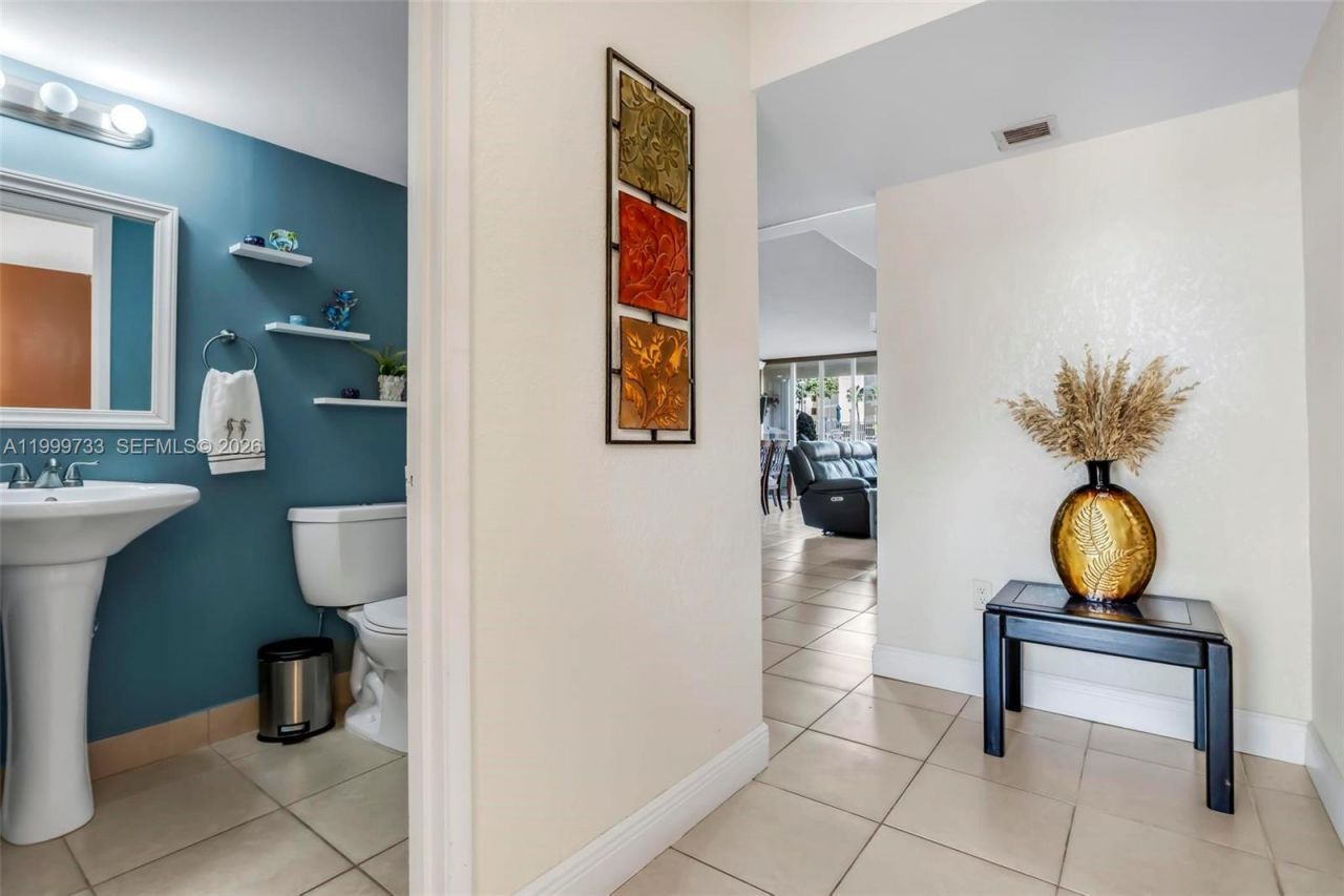 9210 Fontainebleau Blvd, Unit 104, Miami, FL 33172 Photo