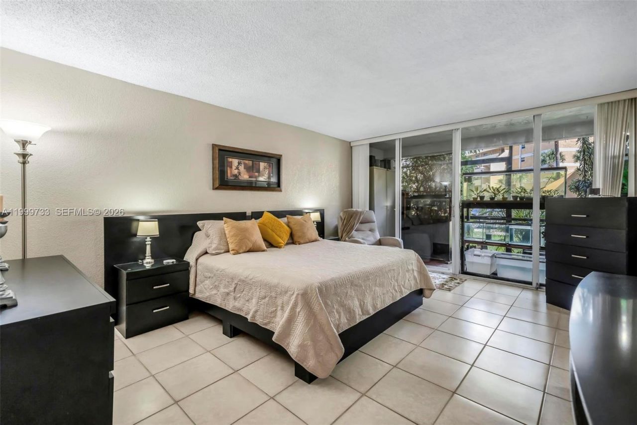 9210 Fontainebleau Blvd, Unit 104, Miami, FL 33172 Photo