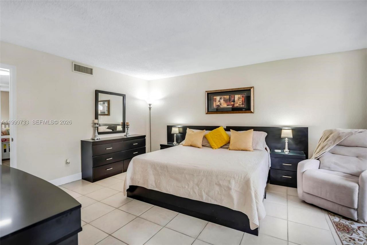 9210 Fontainebleau Blvd, Unit 104, Miami, FL 33172 Photo