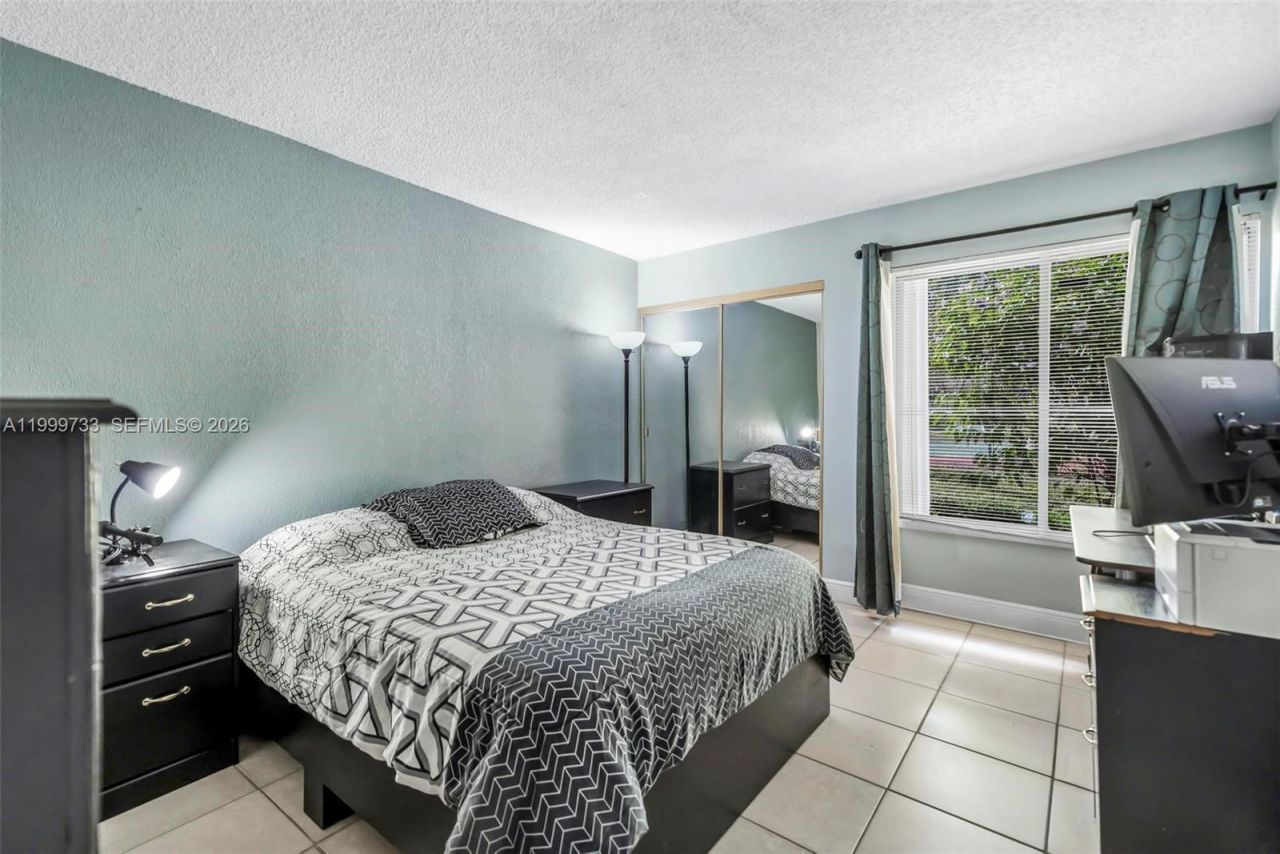 9210 Fontainebleau Blvd, Unit 104, Miami, FL 33172 Photo