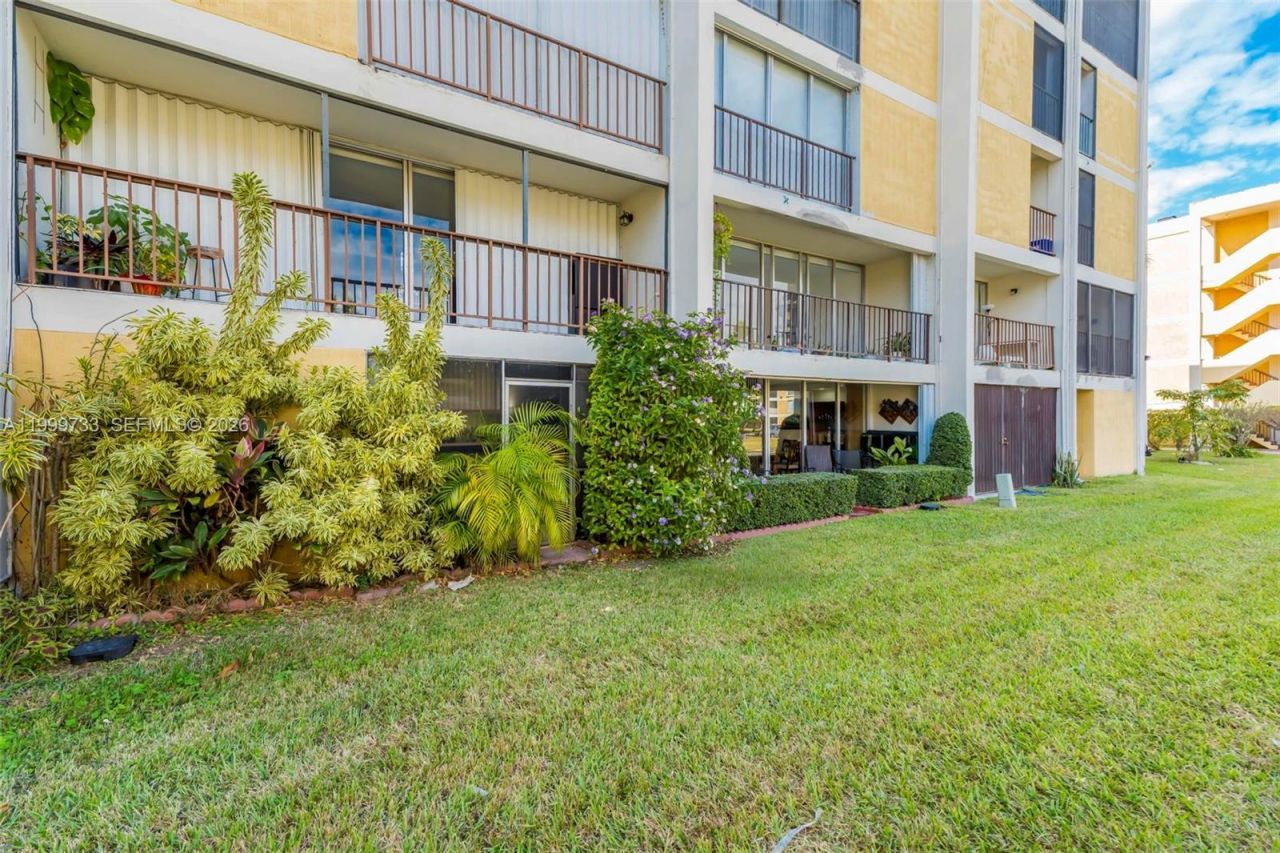 9210 Fontainebleau Blvd, Unit 104, Miami, FL 33172 Photo