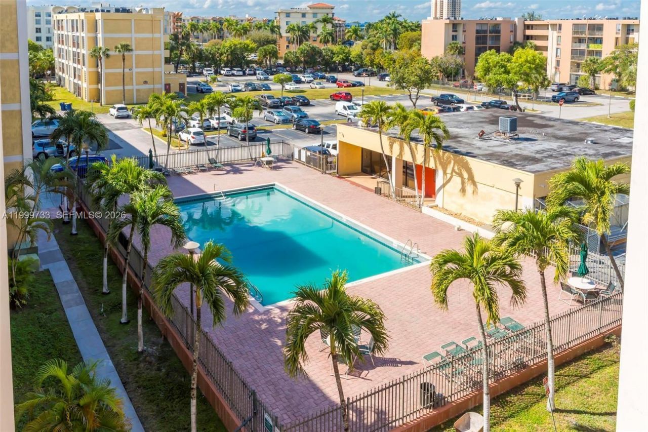 9210 Fontainebleau Blvd, Unit 104, Miami, FL 33172 Photo