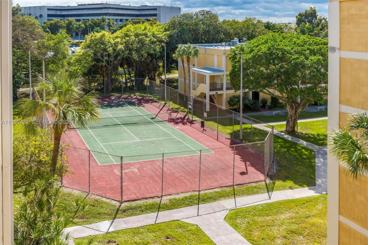 9210 Fontainebleau Blvd, Unit 104, Miami, FL 33172 Photo