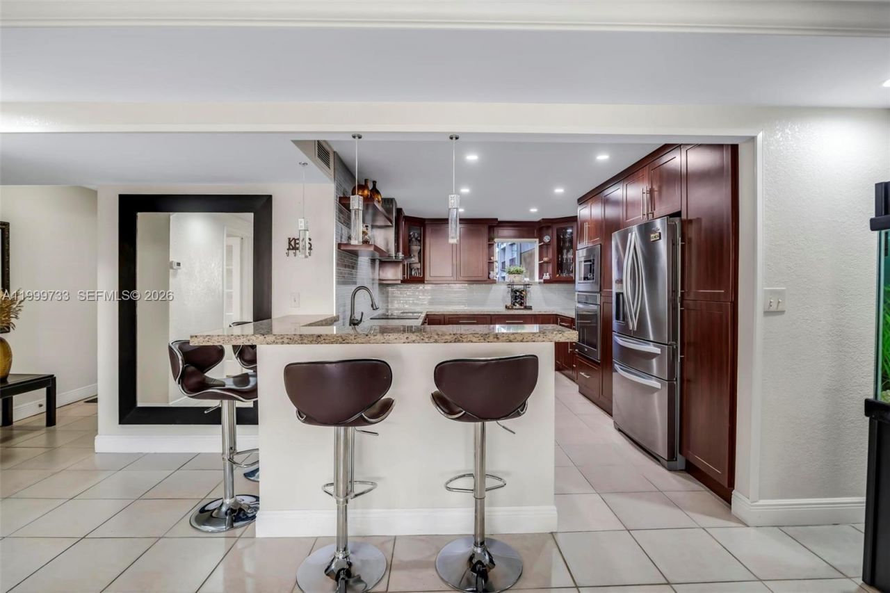 9210 Fontainebleau Blvd, Unit 104, Miami, FL 33172 Photo