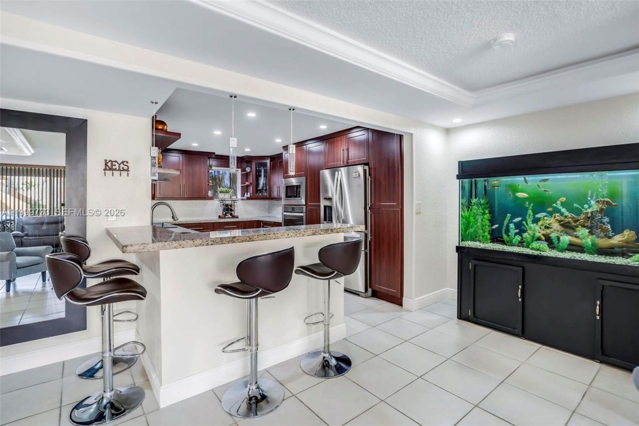 9210 Fontainebleau Blvd, Unit 104, Miami, FL 33172 Photo