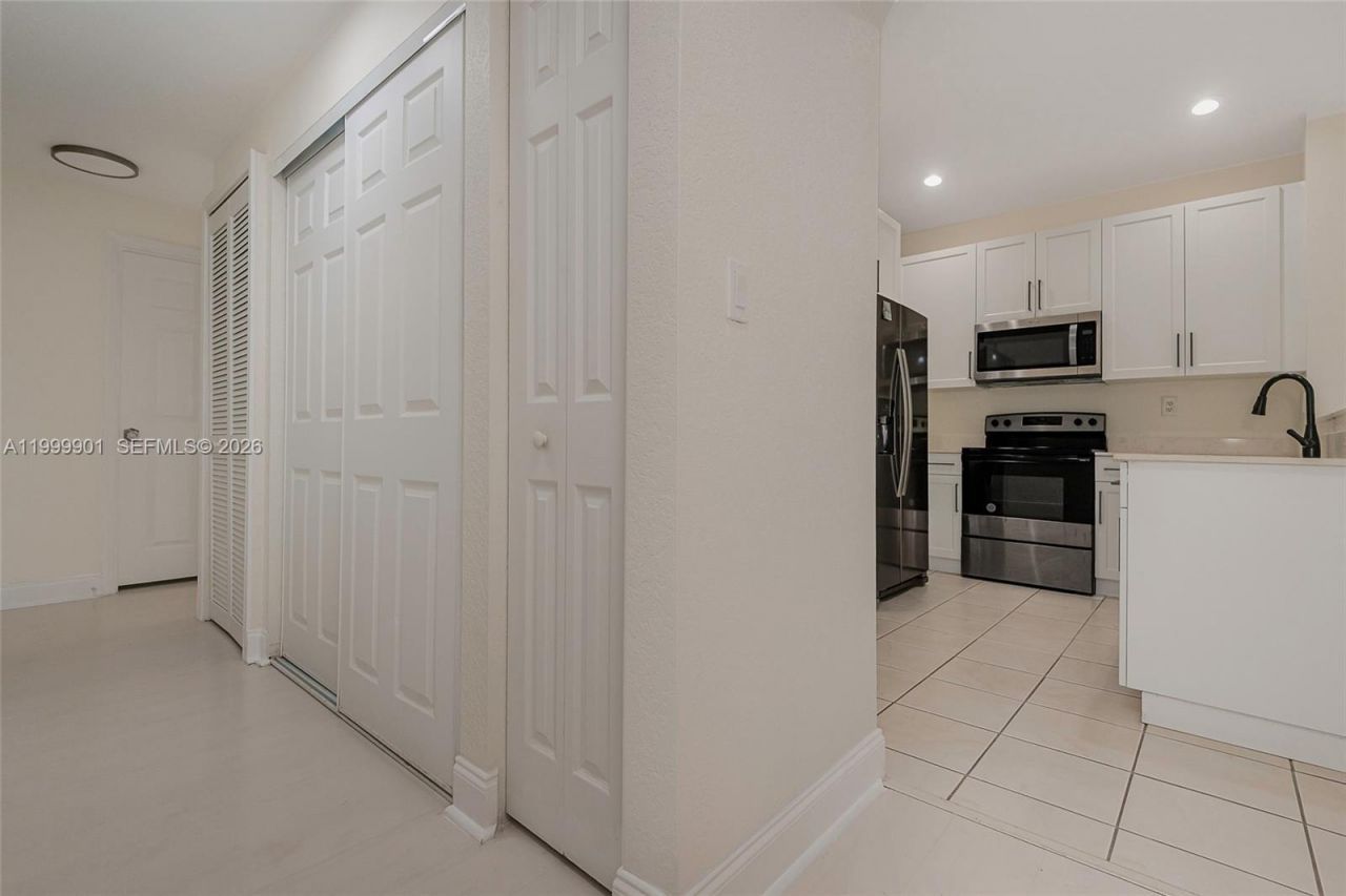 18823 SW 28th St, Miramar, FL 33029 Photo