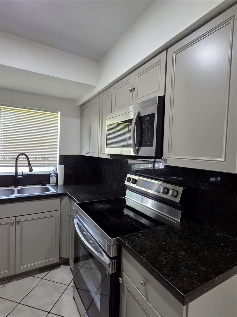 400 NE 142nd St, North Miami, FL 33161 Photo