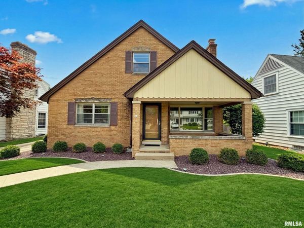 814 W STRATFORD Drive, Peoria, IL 61614