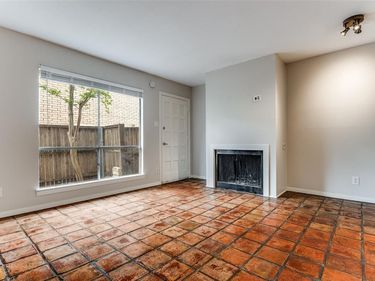 2702 Douglas Avenue, Unit 143, Dallas, TX 75219