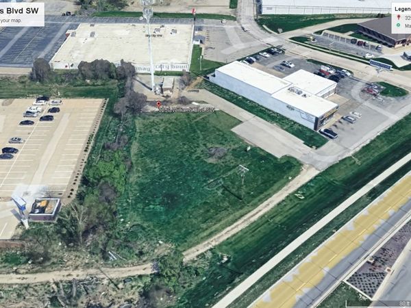 3250 Williams Boulevard SW, Cedar Rapids, IA 52404