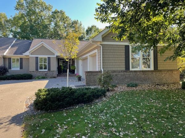 10013 Waterfront Drive, Woodbury, MN 55129