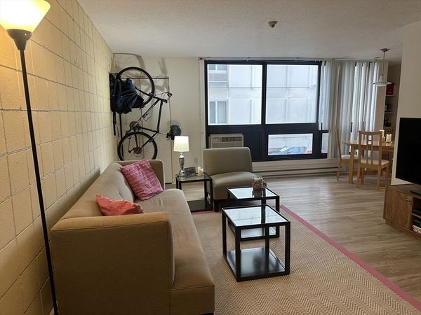 45 Trowbridge, Unit 1C, Cambridge, MA 02138