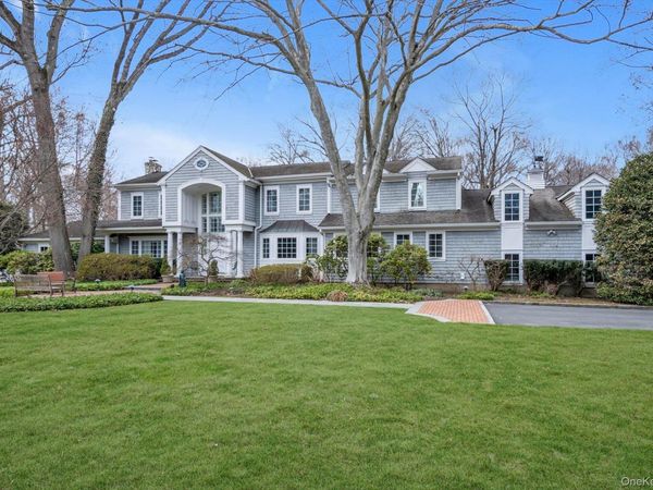 32 Old House Lane, Port Washington, NY 11050