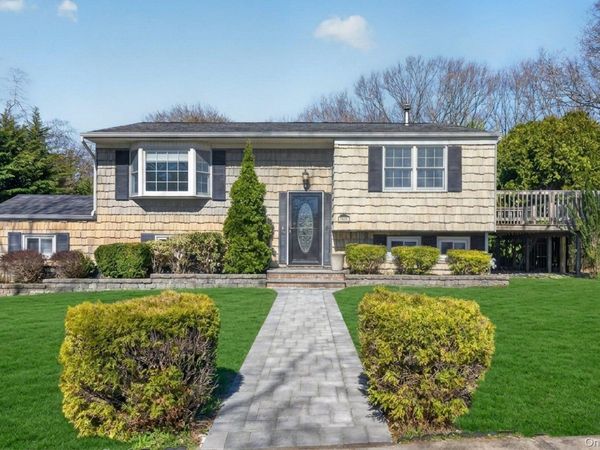 7 Phyllis Drive, East Northport, NY 11731