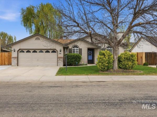 428 W Woodbury Dr, Meridian, ID 83646