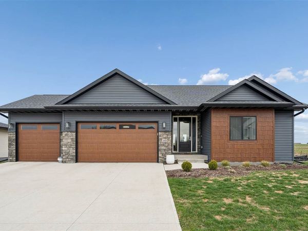 1018 High Ridge Trail, Solon, IA 52333