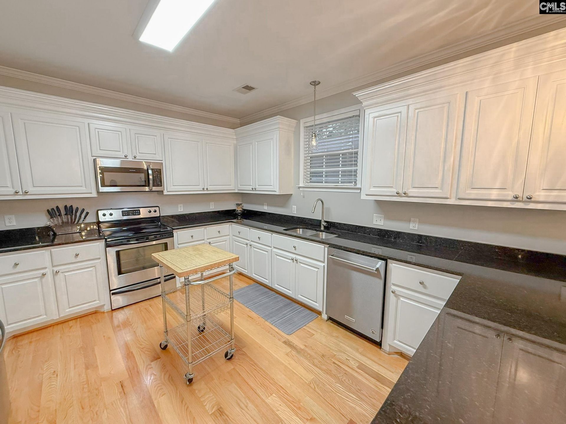 2410 Superior Street Photo 10