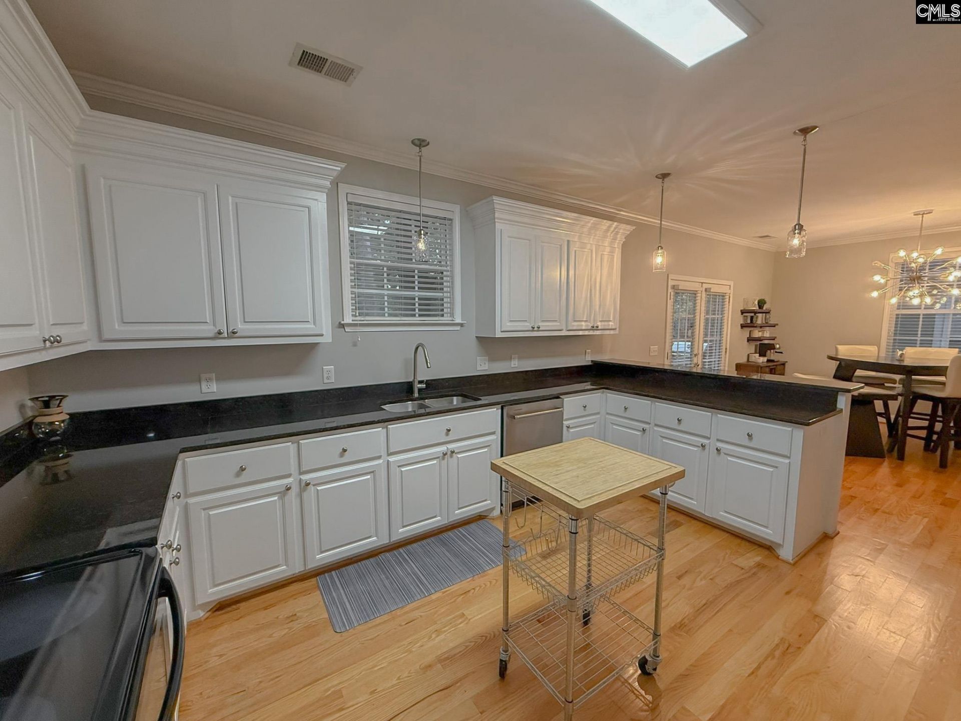 2410 Superior Street Photo 11