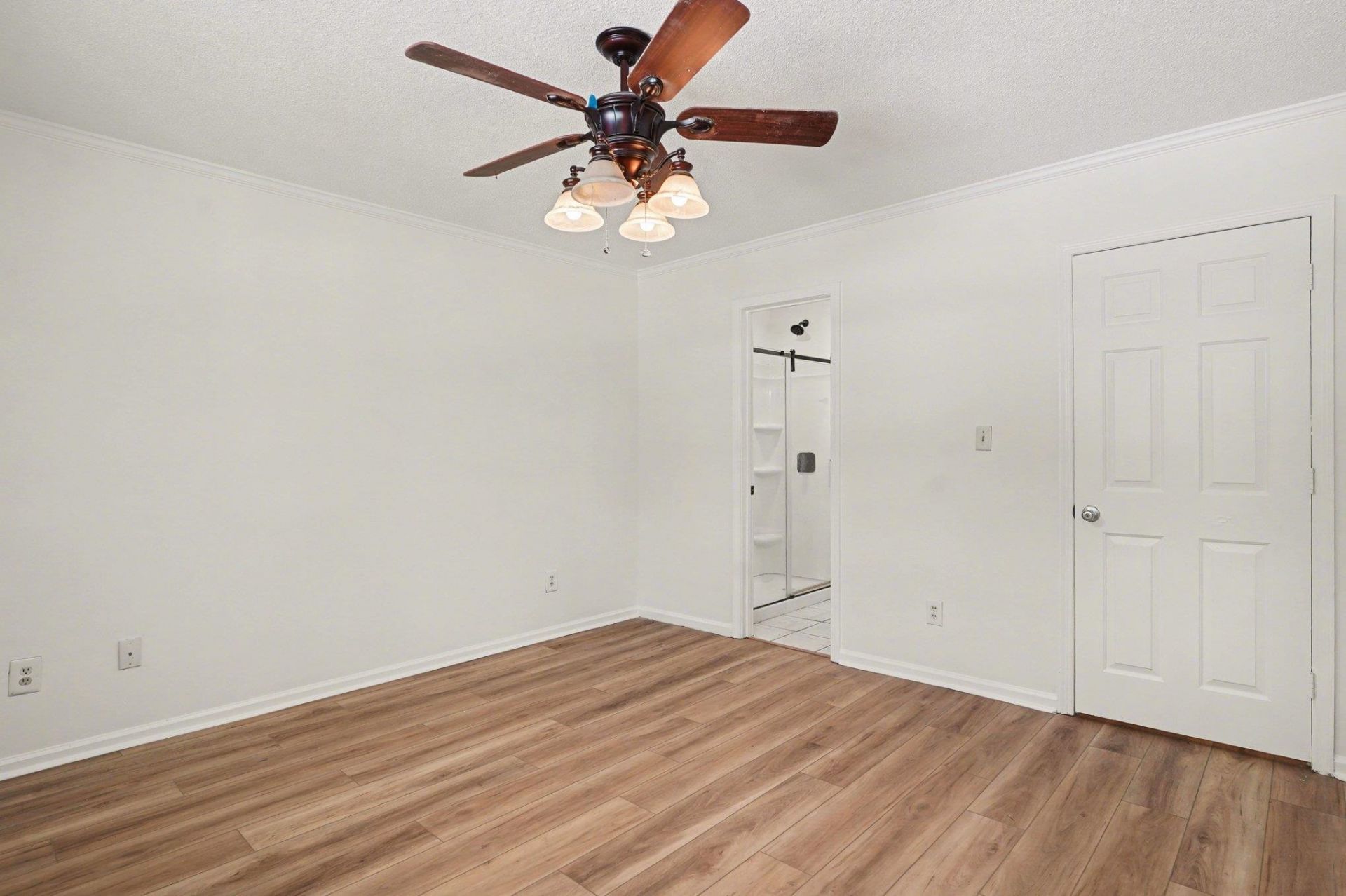 1305 Barker St. Photo 12