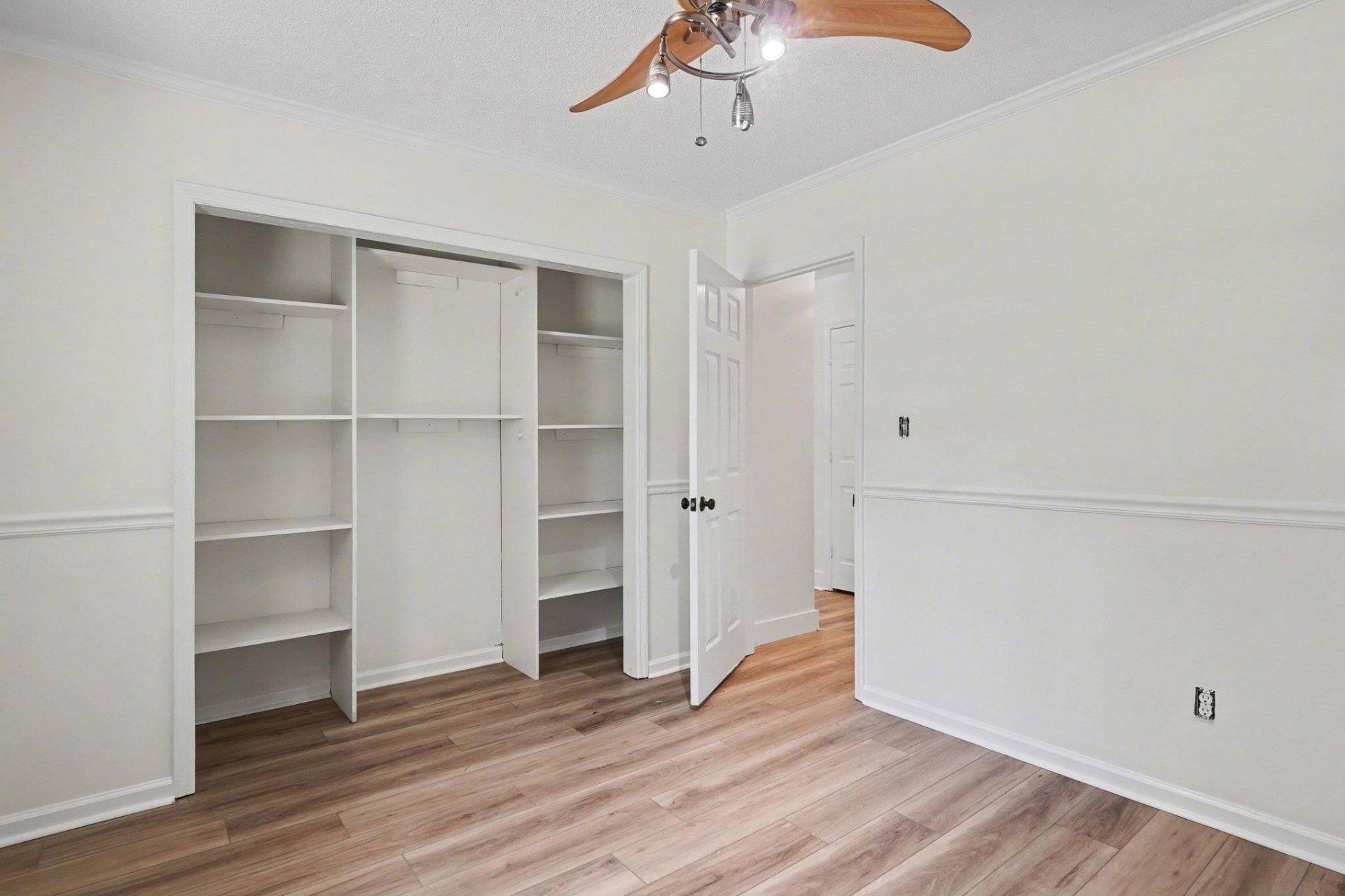 1305 Barker St. Photo 16