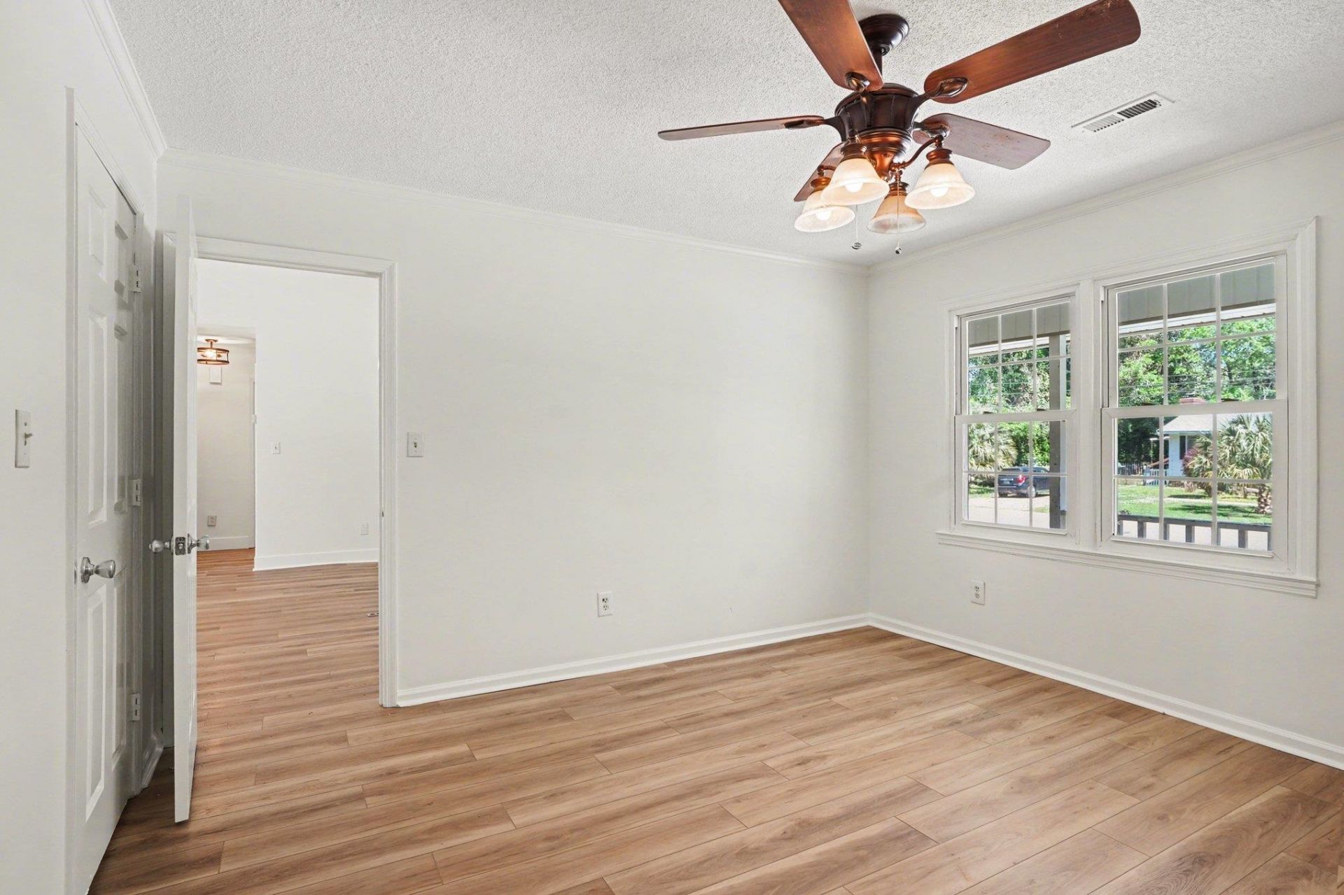 1305 Barker St. Photo 20