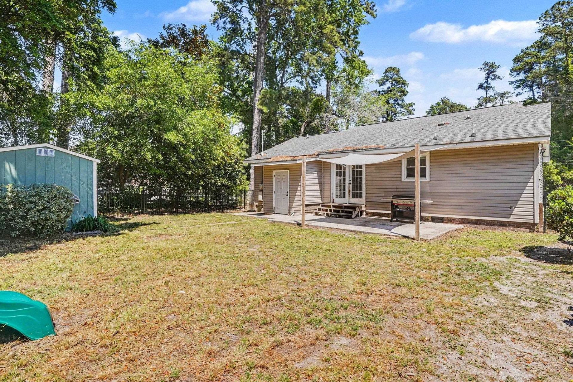 1305 Barker St. Photo 23