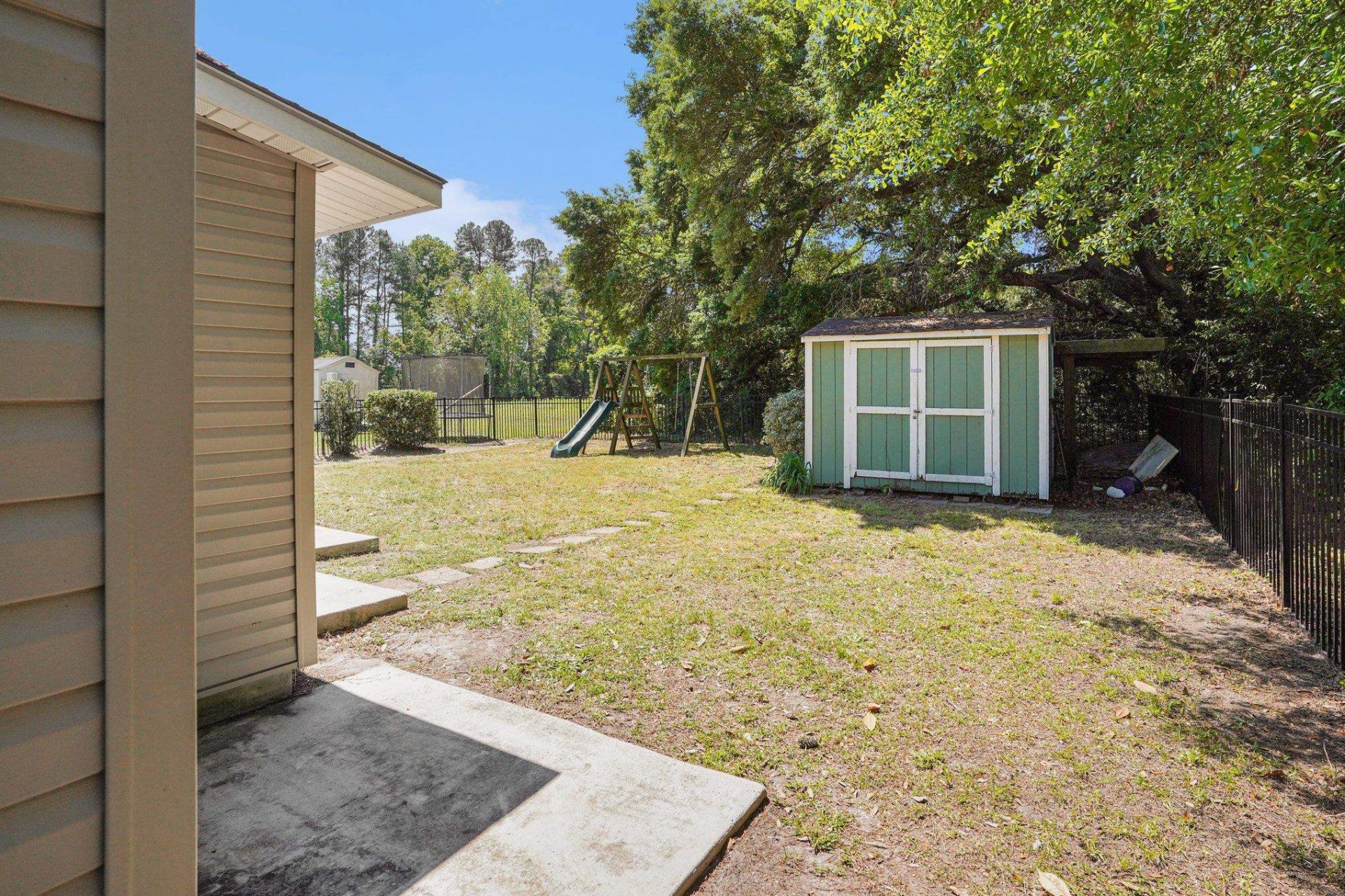 1305 Barker St. Photo 27