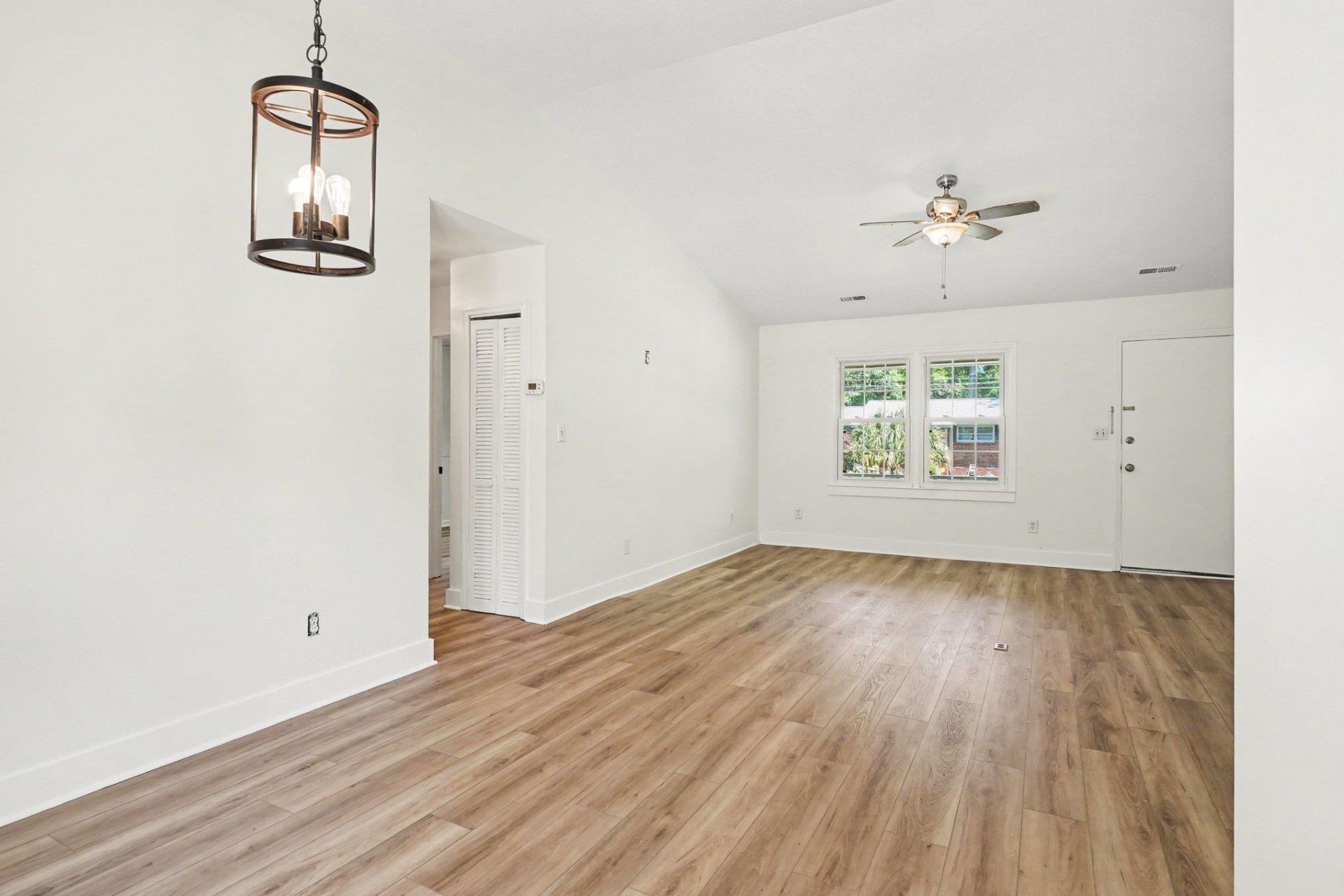 1305 Barker St. Photo 6