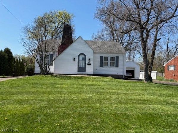 1821 Whipple Avenue NW, Canton, OH 44708