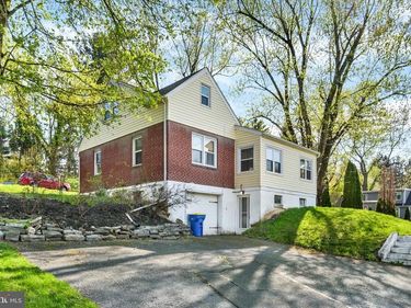 4931 CHAMBERS HILL ROAD, HARRISBURG, PA 17111