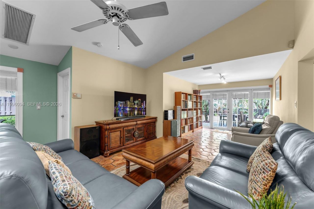 11018 SW 147th Pl, Miami, FL 33196 Photo