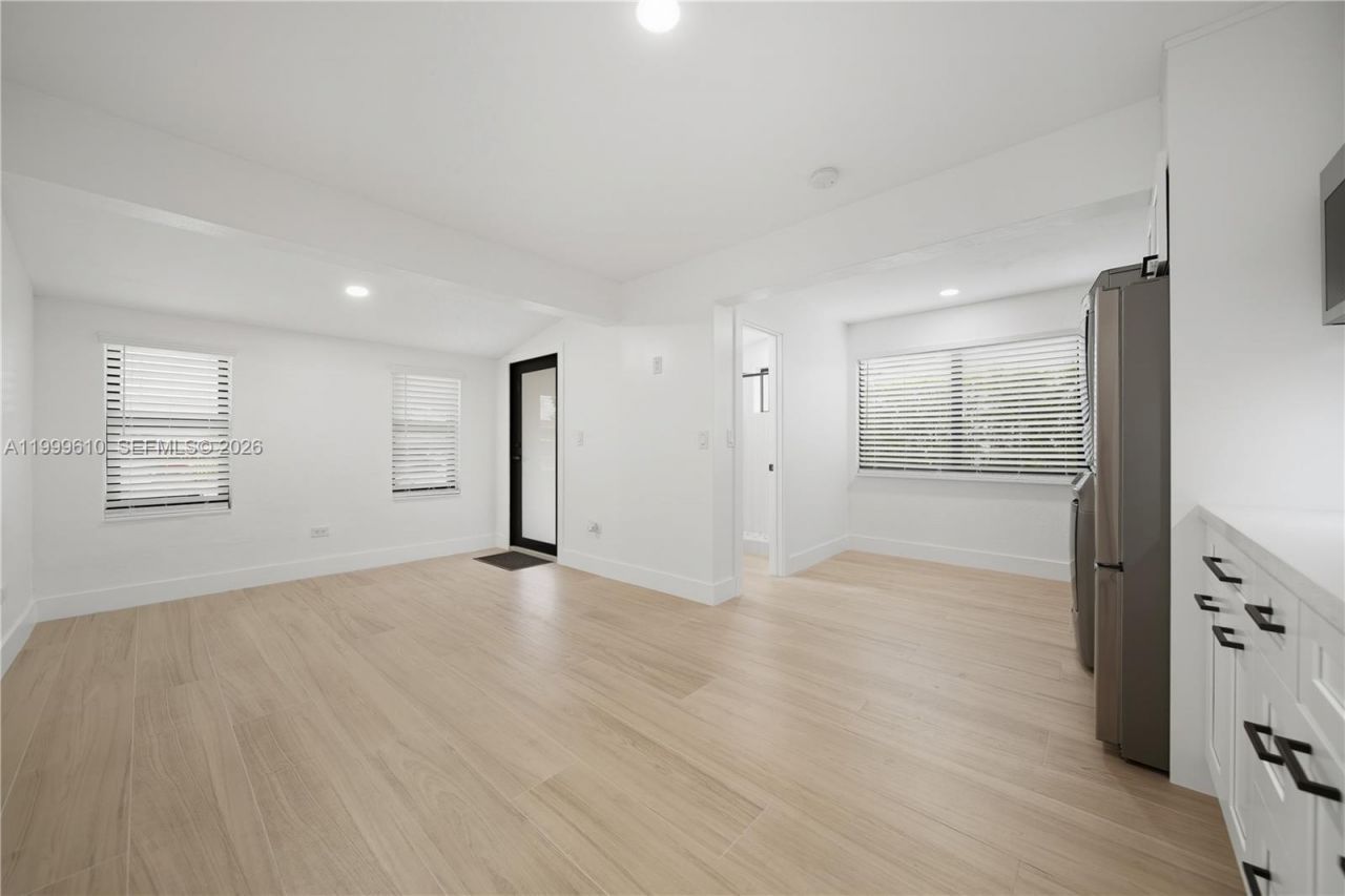 3101 SW 106th Ave, Unit Efficiency, Miami, FL 33165 Photo