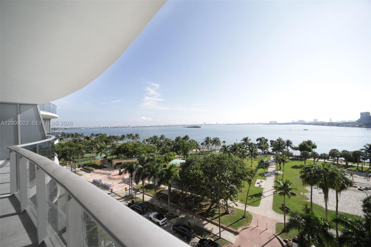 488 NE 18th St, Unit 606, Miami, FL 33132 Photo