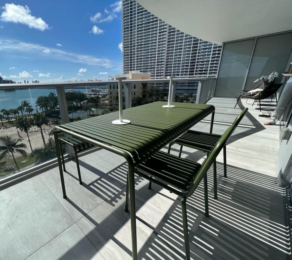 488 NE 18th St, Unit 606, Miami, FL 33132 Photo