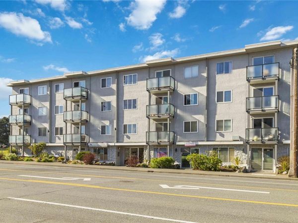 904 Hillside Ave, Unit 302, Victoria, BC V8T 1Z8